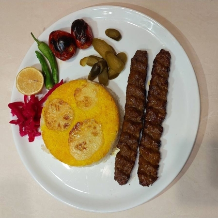 چلو کباب کوبیده